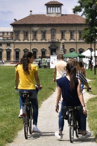 Il Viale e la Villa